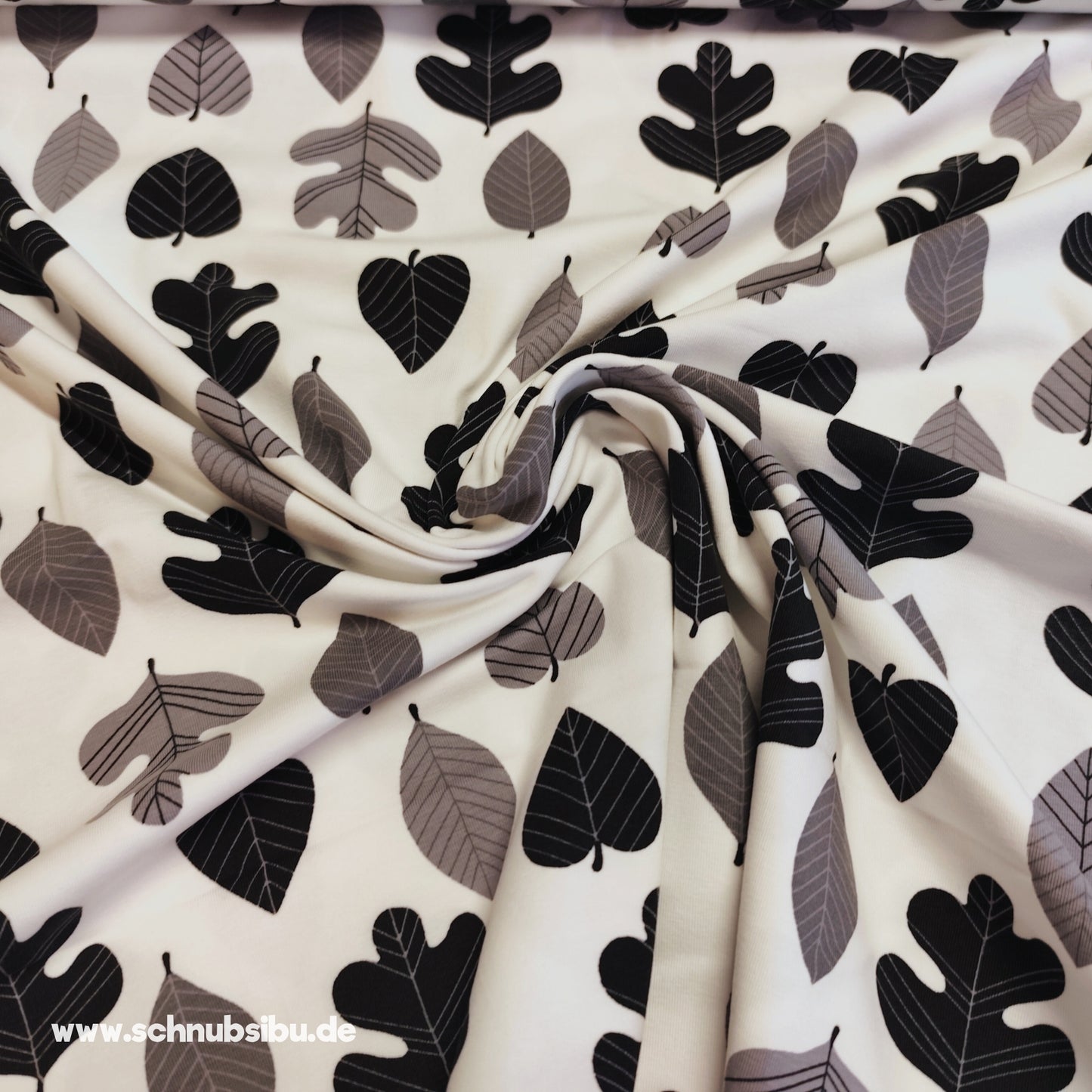 schnubsibu- Produktfoto-herbstblattweissstoff_4 -