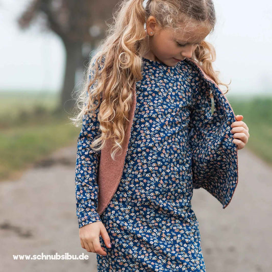 schnubsibu- Produktfoto-sf-flowersandwoodsblau -