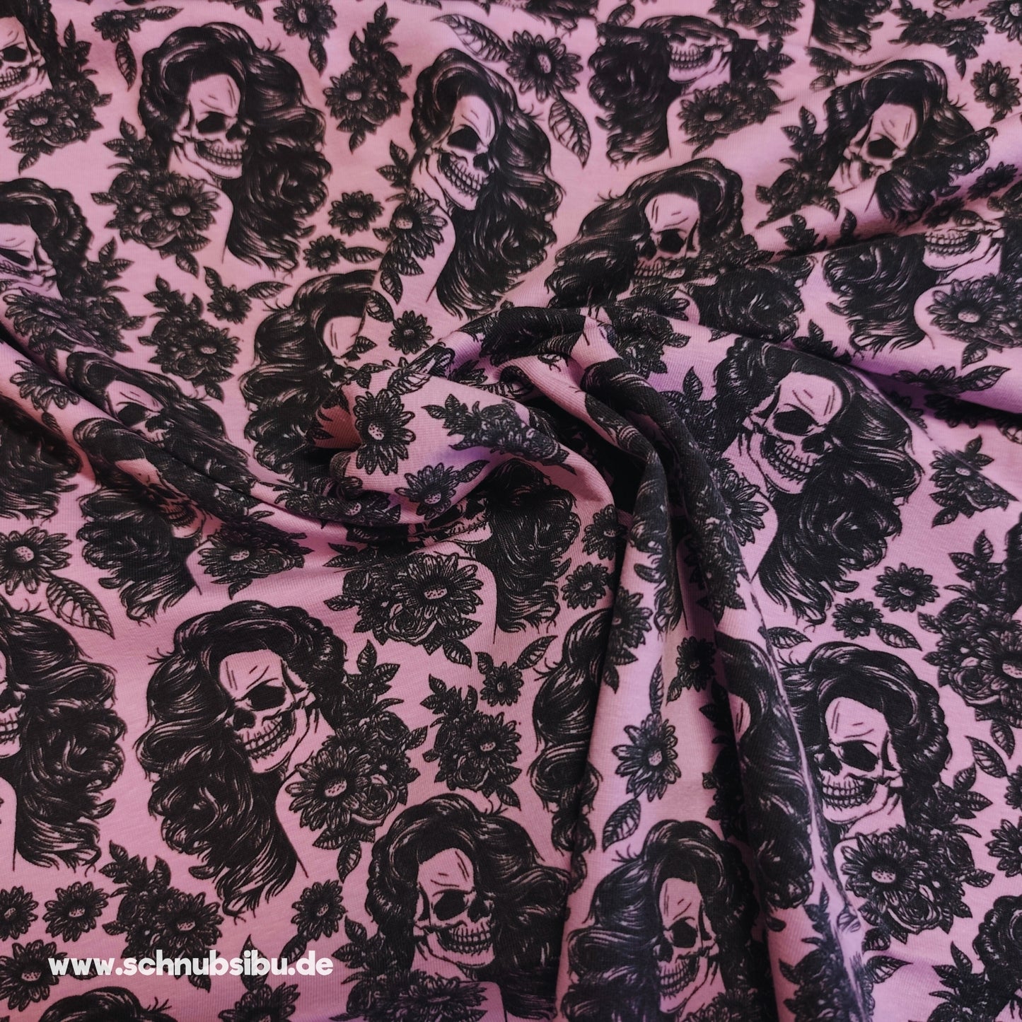 schnubsibu- Produktfoto-skullladylilastoff_4 -