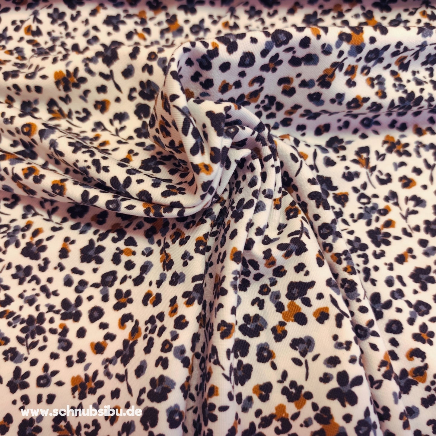 schnubsibu- Produktfoto-vintageblumenstoff_4 -