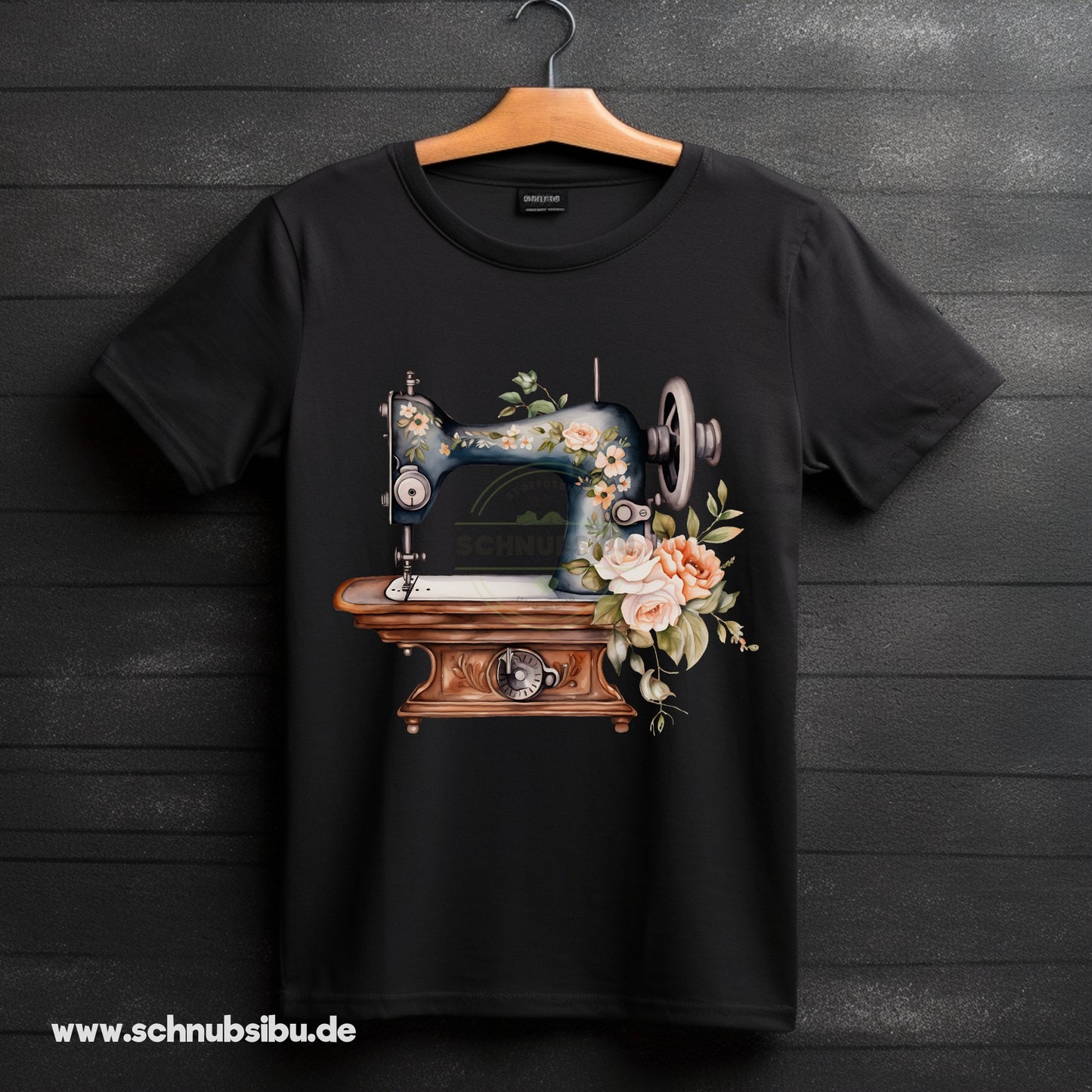 schnubsibu- Produktfoto_-_Mockup-Buegelbild-s-naehmaschineantharzit -