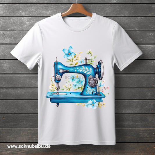 schnubsibu- Produktfoto_-_Mockup-Buegelbild-w-naehmaschineblau -