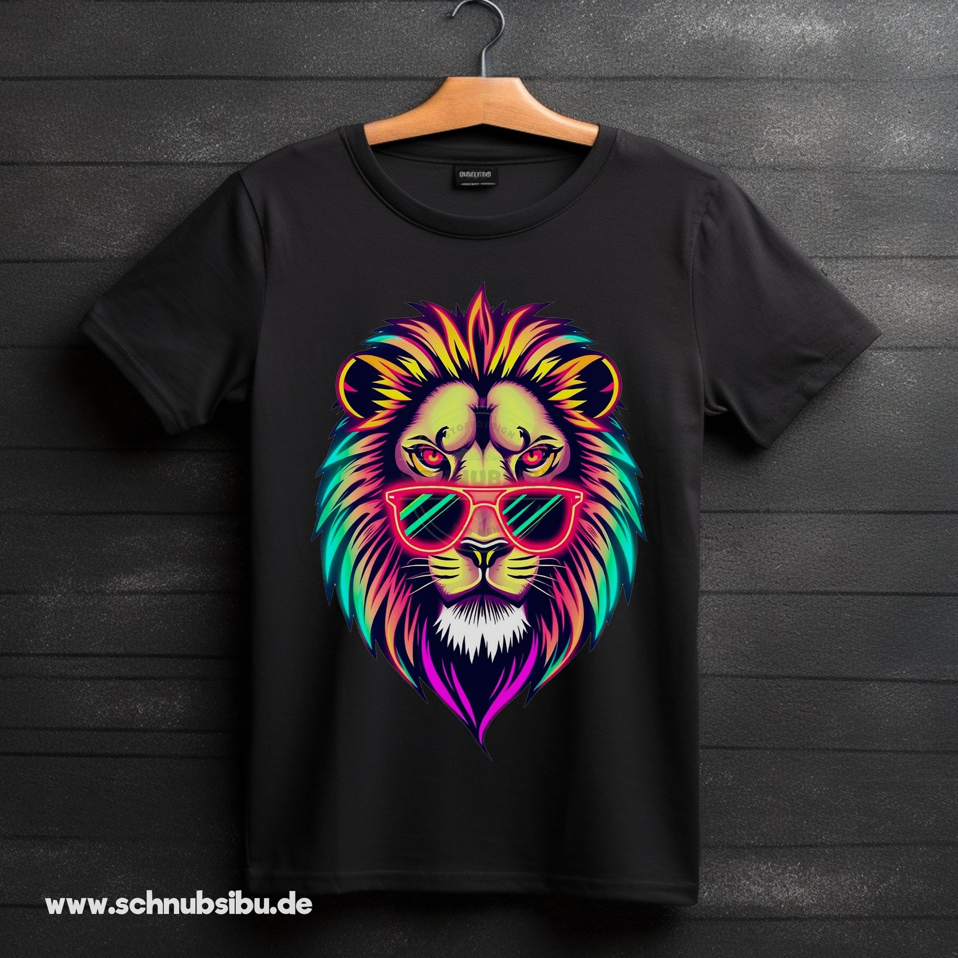 schnubsibu- Produktfoto-Mockup-Buegelbild-s-neonloewe -