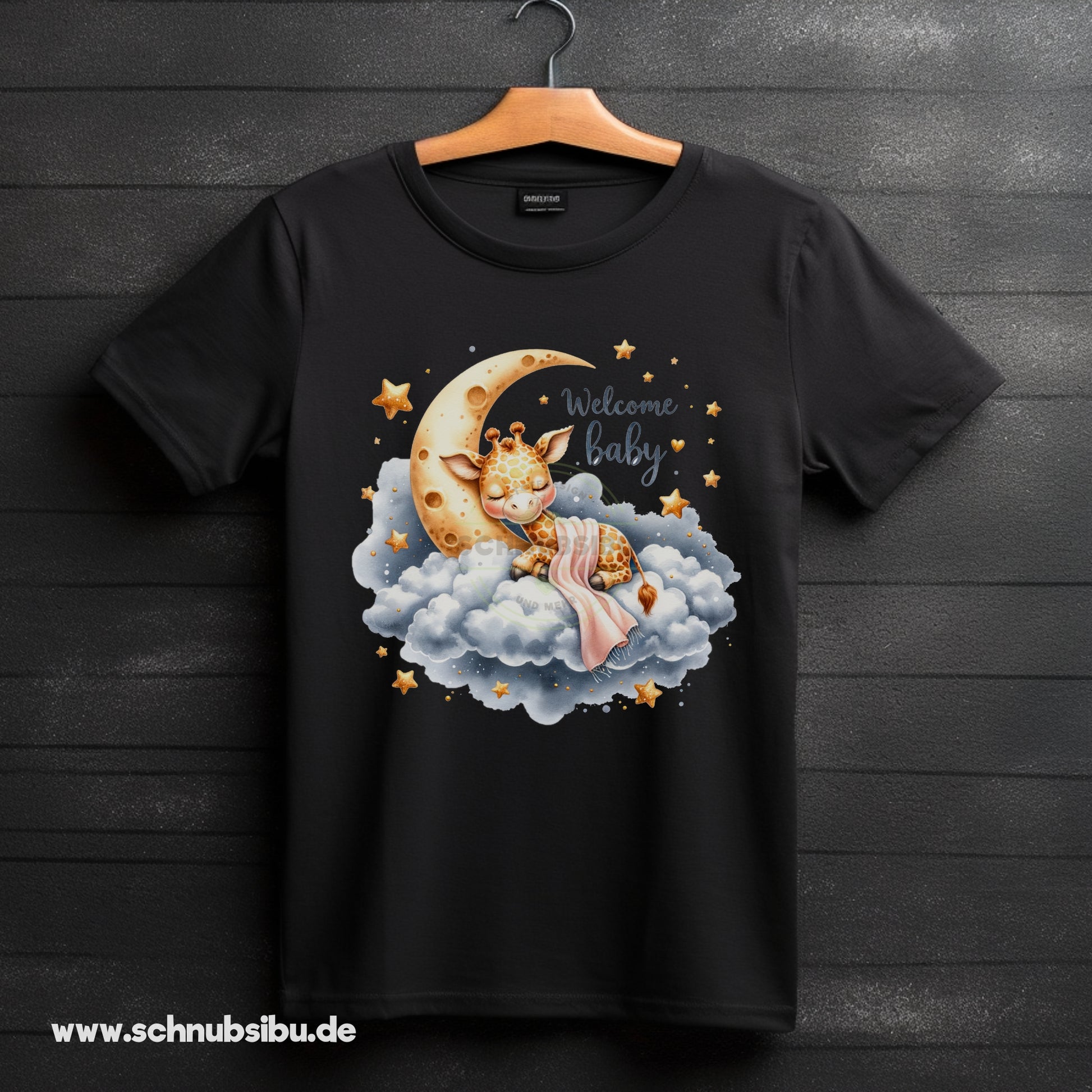 schnubsibu- Produktfoto-Mockup-Buegelbild-s-schlafendebabygiraffe -