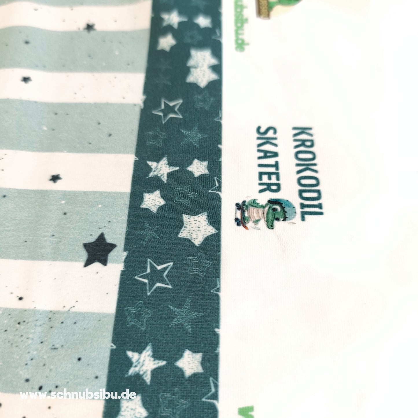 schnubsibu- Produktfoto-Stoffkrokoskaterkombi_5 -