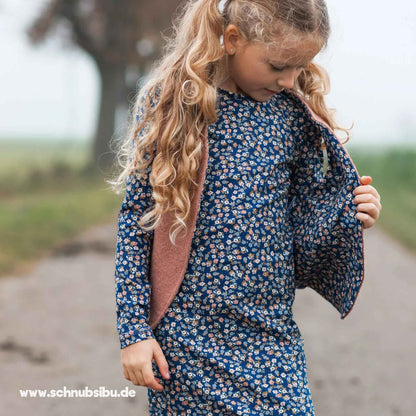 schnubsibu- Produktfoto-sf-flowersandwoodsblau -