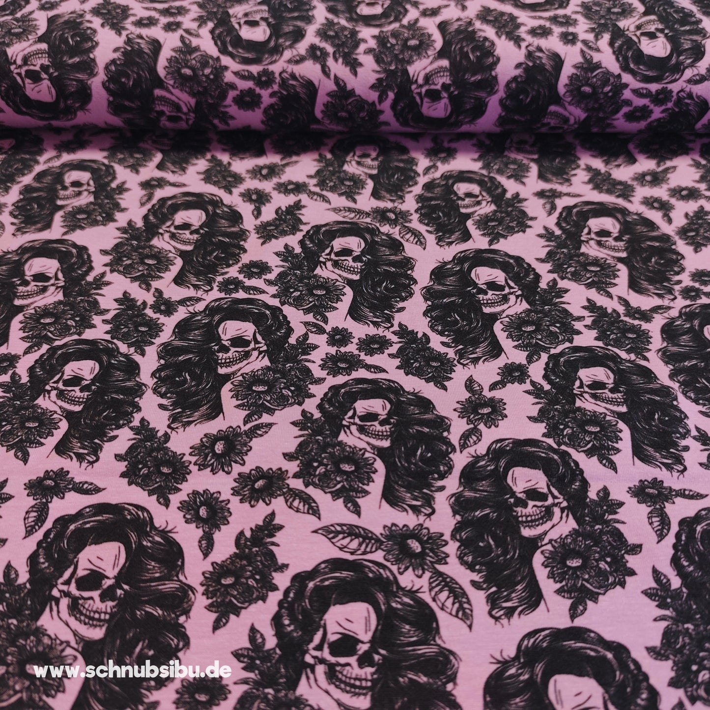 schnubsibu- Produktfoto-skullladylilastoff -