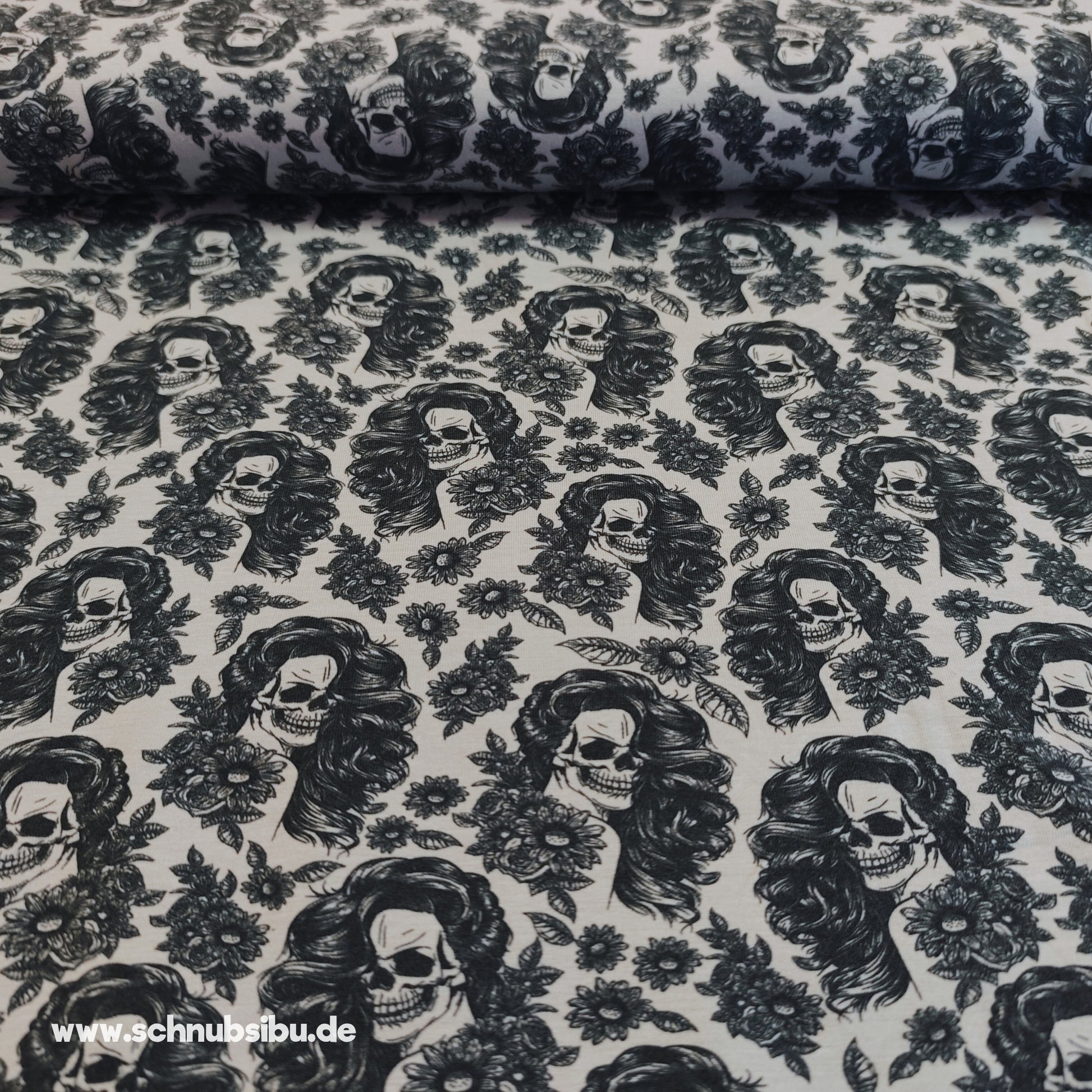 schnubsibu- Produktfoto-skullladyrraustoff -