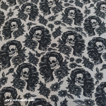 schnubsibu- Produktfoto-skullladyrraustoff_3 -