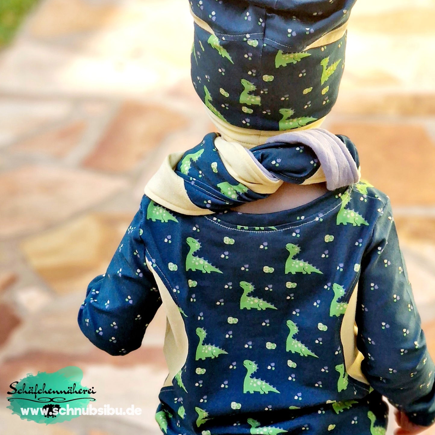 schnubsibu- Produktfoto-stoffdinozeitgruen_2 -