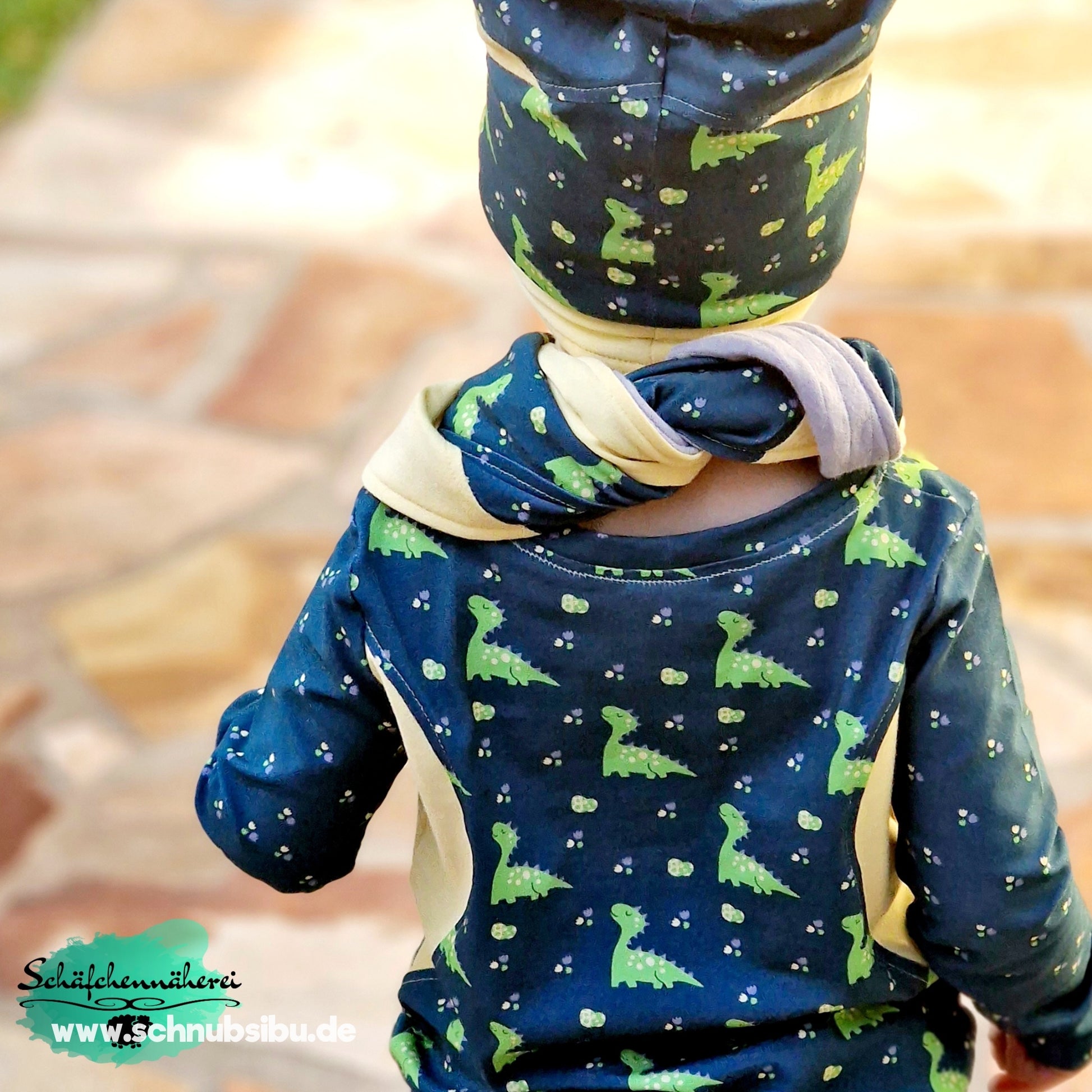 schnubsibu- Produktfoto-stoffdinozeitgruen_2 -