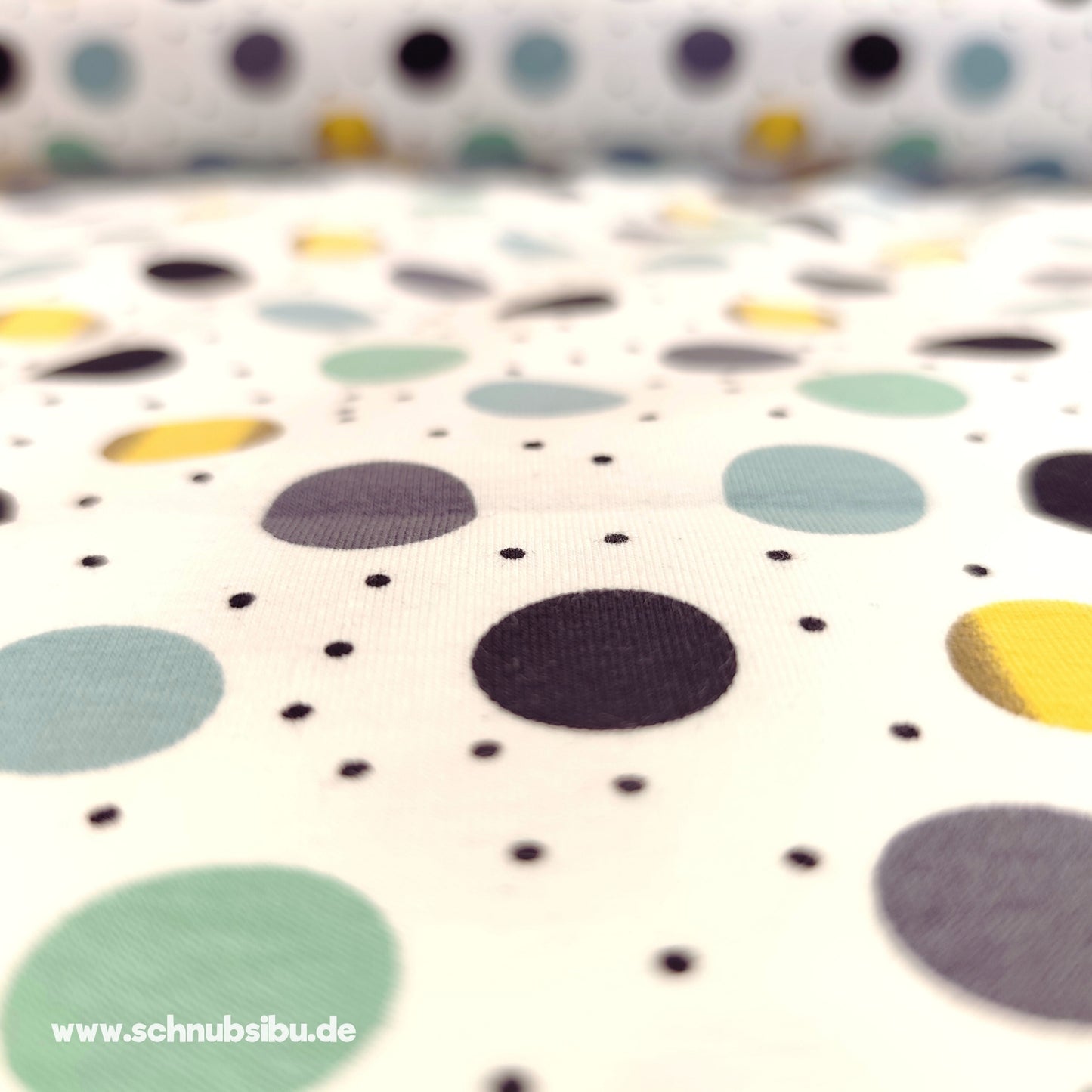 schnubsibu- Produktfoto-tupfenstoff_2 -