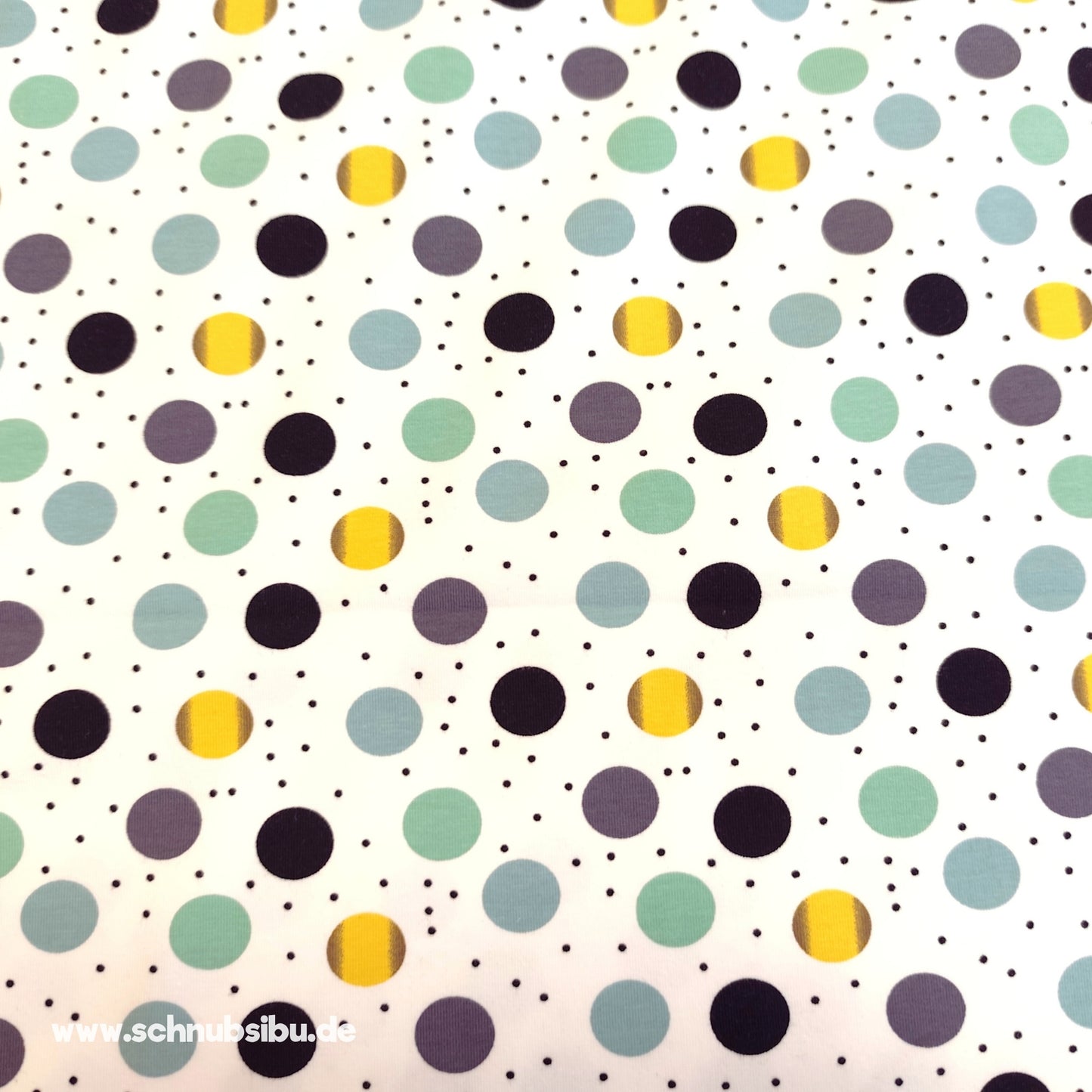 schnubsibu- Produktfoto-tupfenstoff_3 -