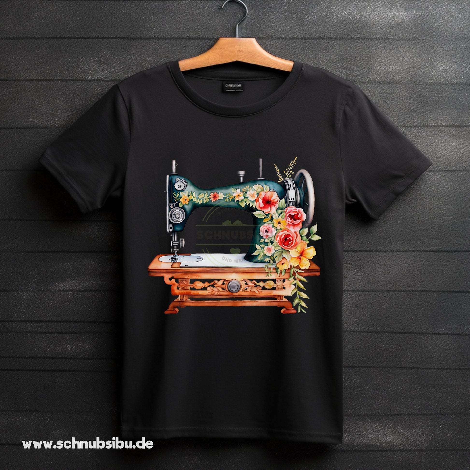 schnubsibu- Produktfoto_-_Mockup-Buegelbild-s-naehmaschinegruen -