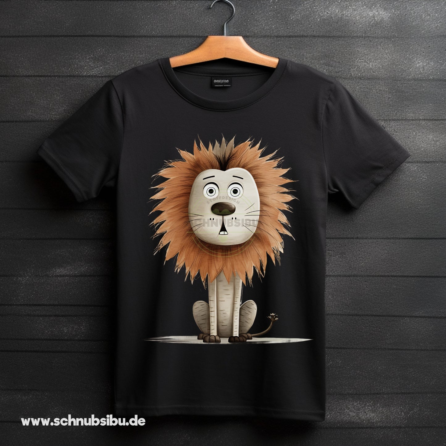 schnubsibu- Produktfoto_-_Mockup-Buegelbild-s-verruecktetiereloewe -