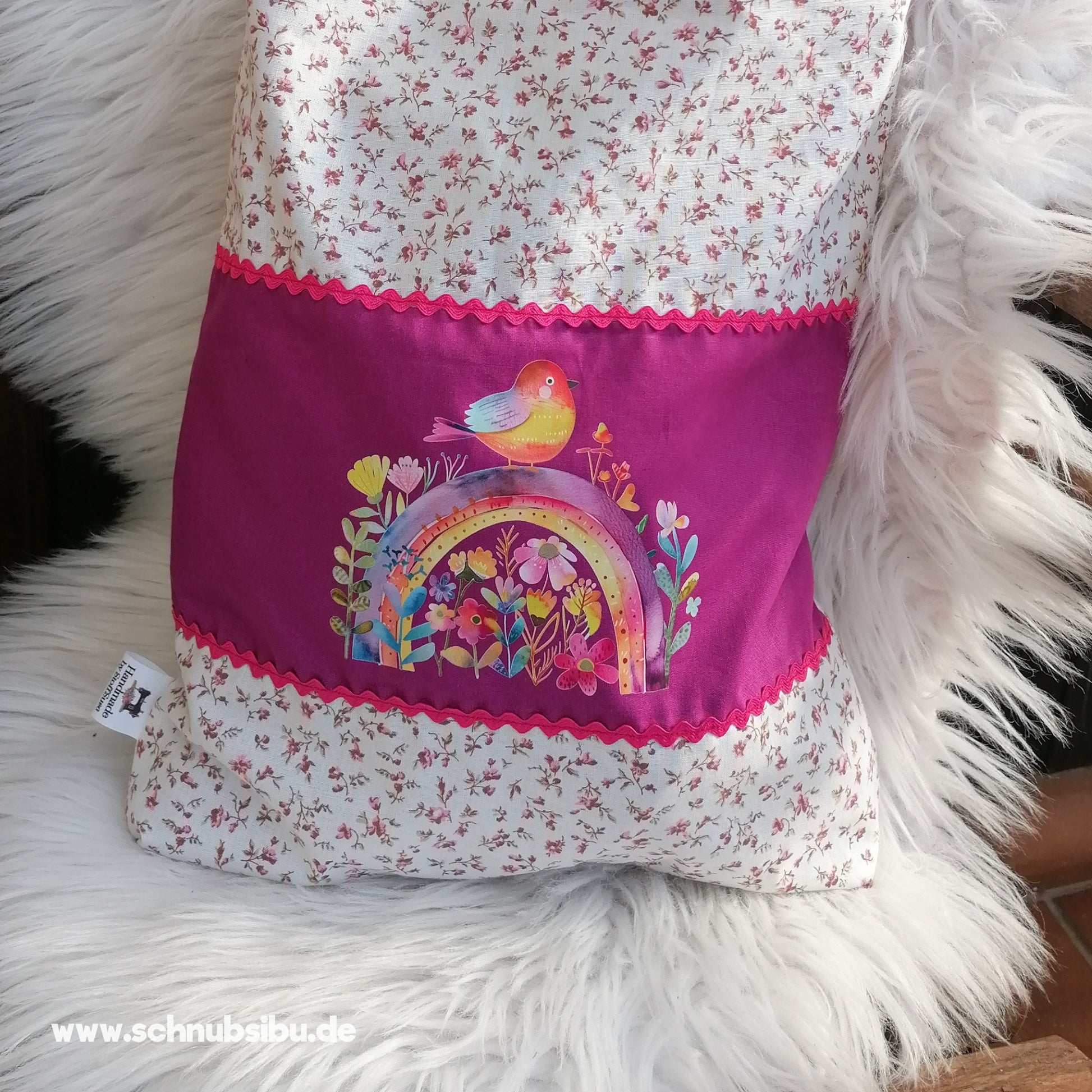 schnubsibu- Produktfoto_-_bbregenbogenfuehlingrosa02 -