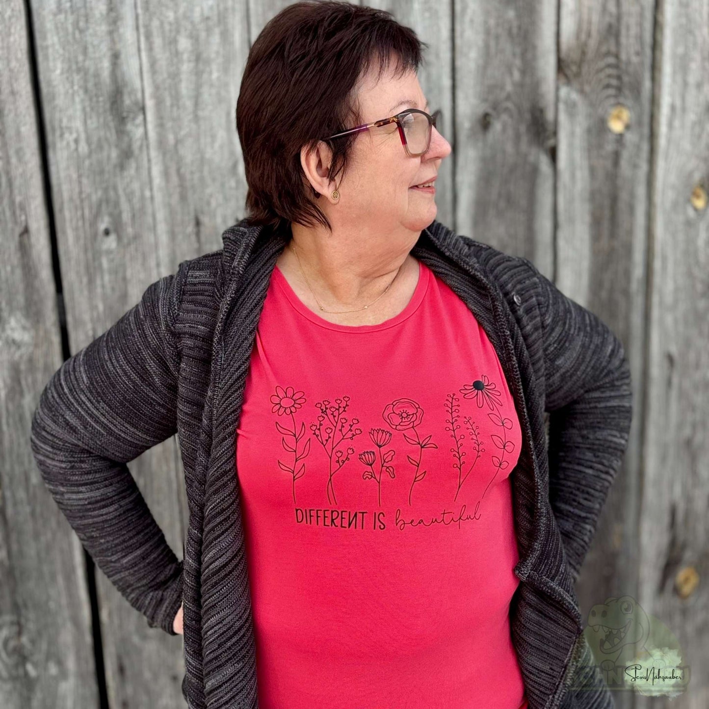 Bügelbild „Different" – minimalistisches Design für deine DIY-Projekte | Schnubsibu