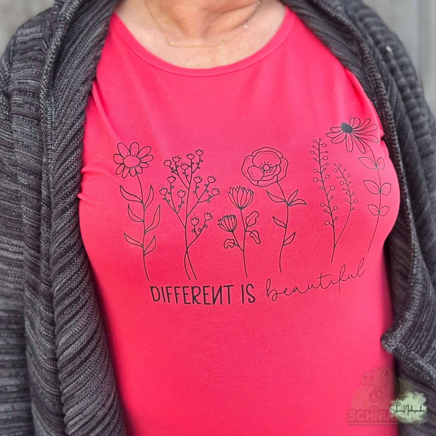 Bügelbild „Different" – minimalistisches Design für deine DIY-Projekte | Schnubsibu