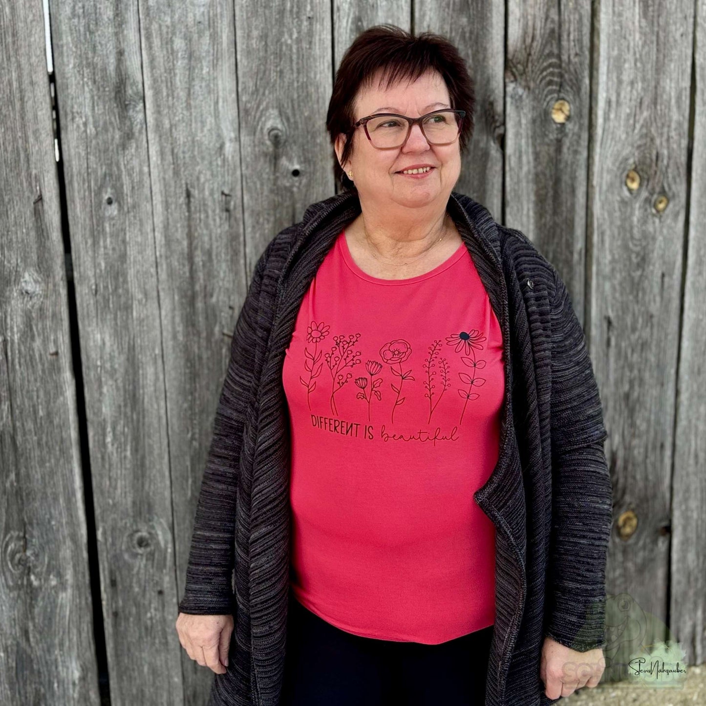 Bügelbild „Different" – minimalistisches Design für deine DIY-Projekte | Schnubsibu