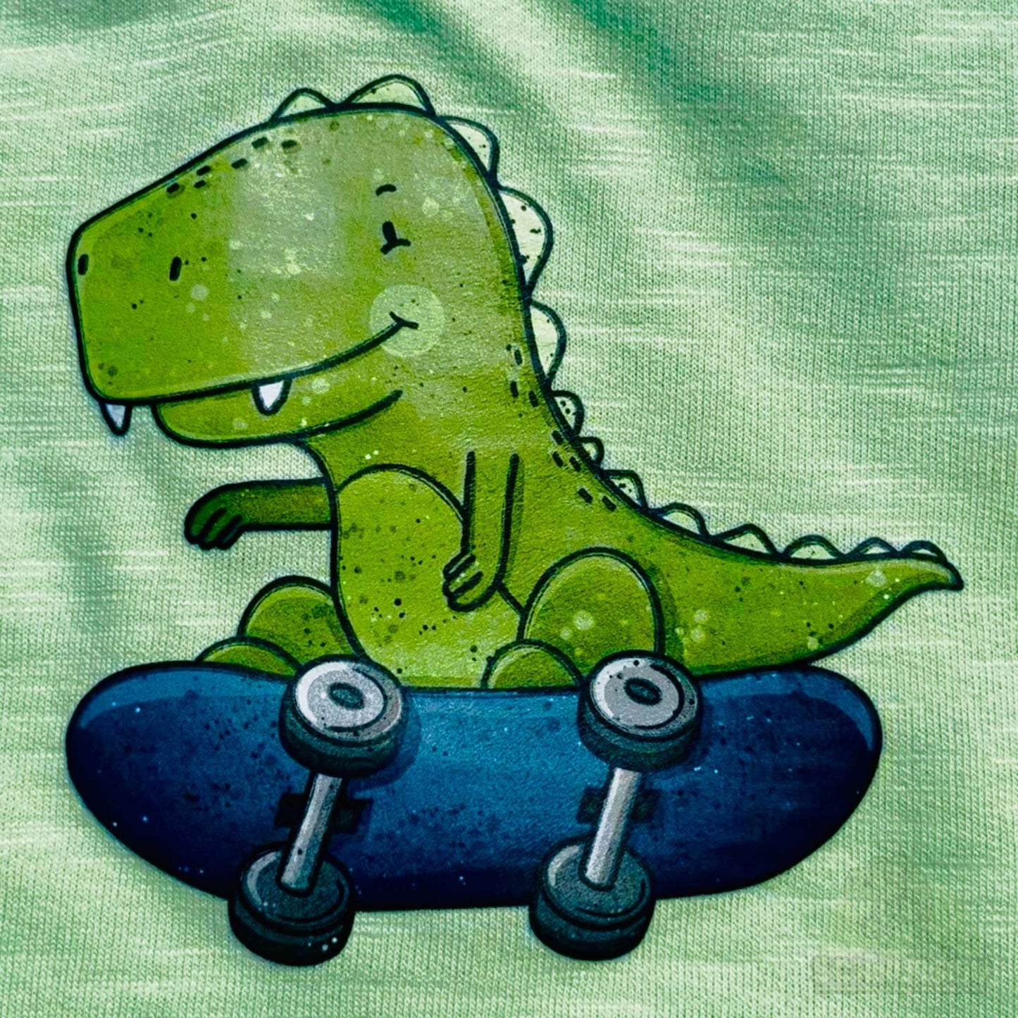Bügelbild „Skating T-Rex" – cooler Dino auf Skateboard | Schnubsibu