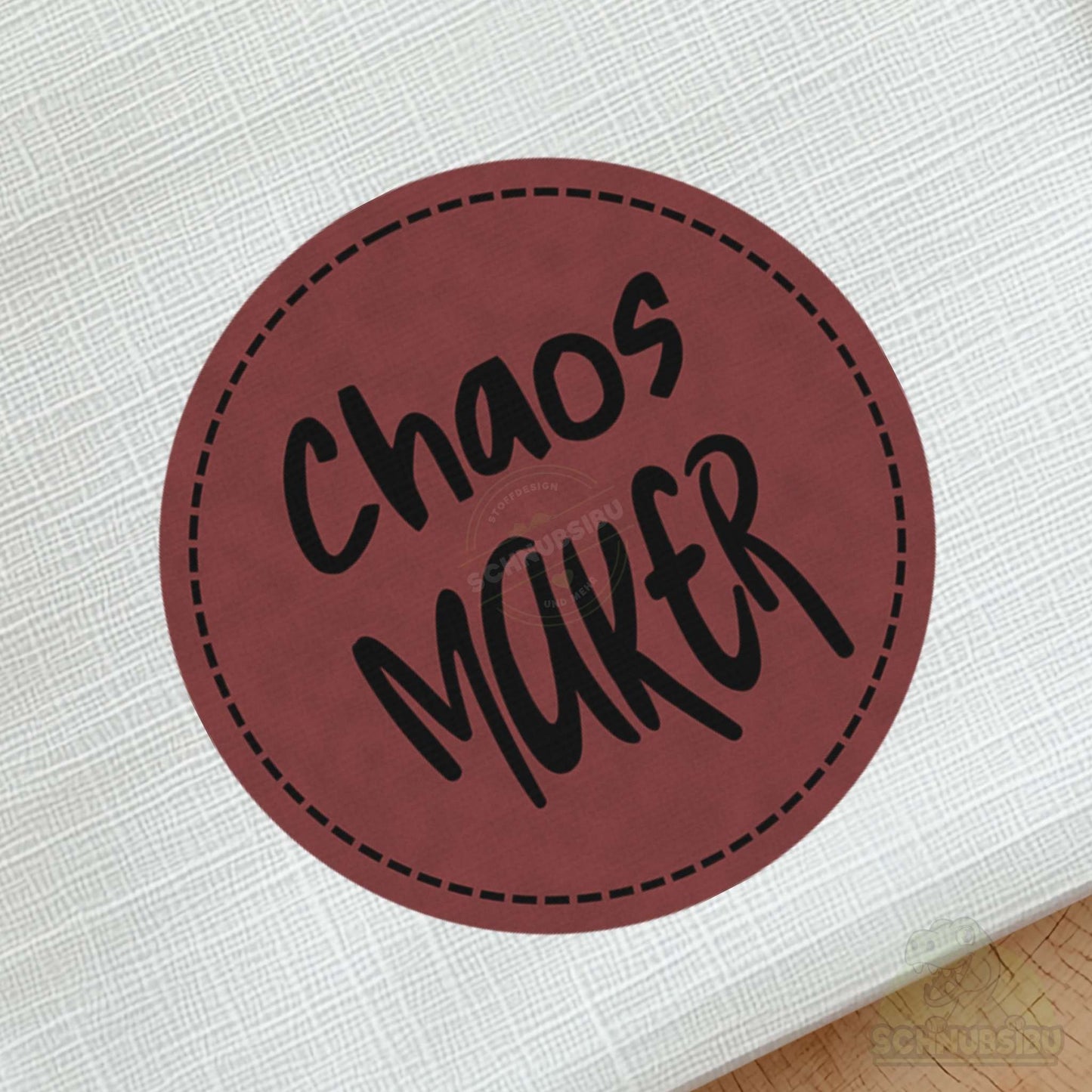 schnubsibu- schnubsibu-produktfoto-buegellabel-aufstoff-chaosmaker_2 - rot