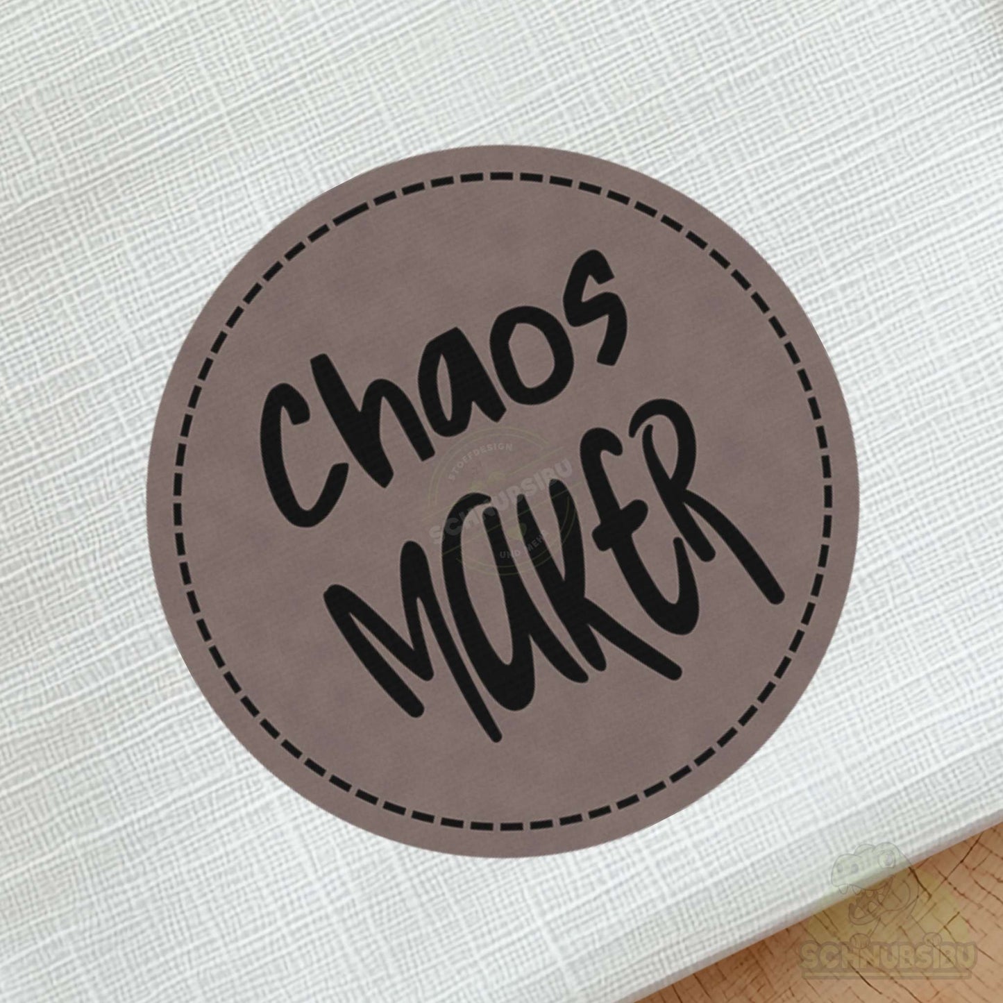 schnubsibu- schnubsibu-produktfoto-buegellabel-aufstoff-chaosmaker_5 - braun