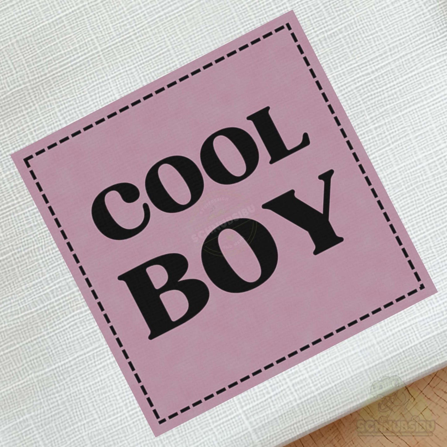 schnubsibu- schnubsibu-produktfoto-buegellabel-aufstoff-coolboy_3 - rosa