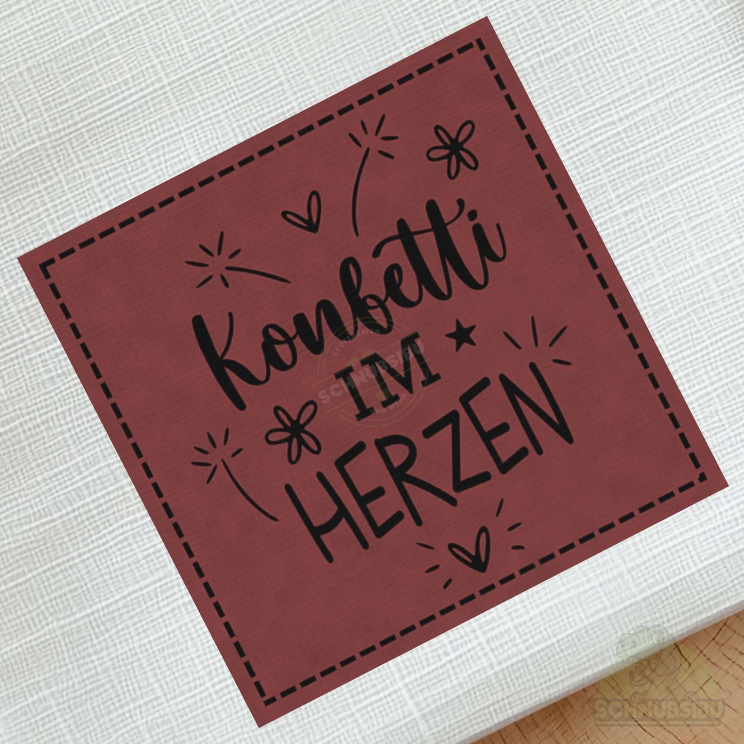 schnubsibu- schnubsibu-produktfoto-buegellabel-aufstoff-konfetti_2 - rot