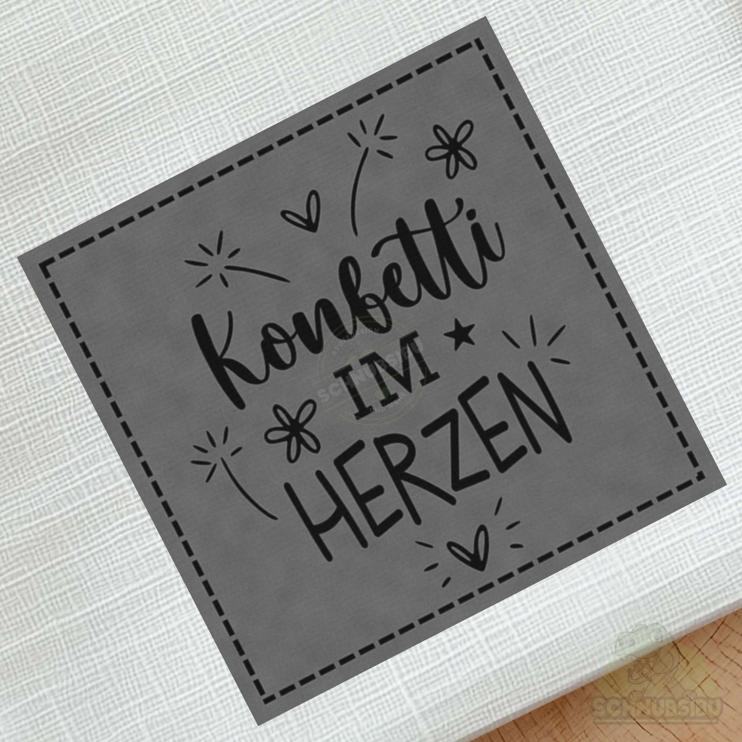 schnubsibu- schnubsibu-produktfoto-buegellabel-aufstoff-konfetti_3 - grau