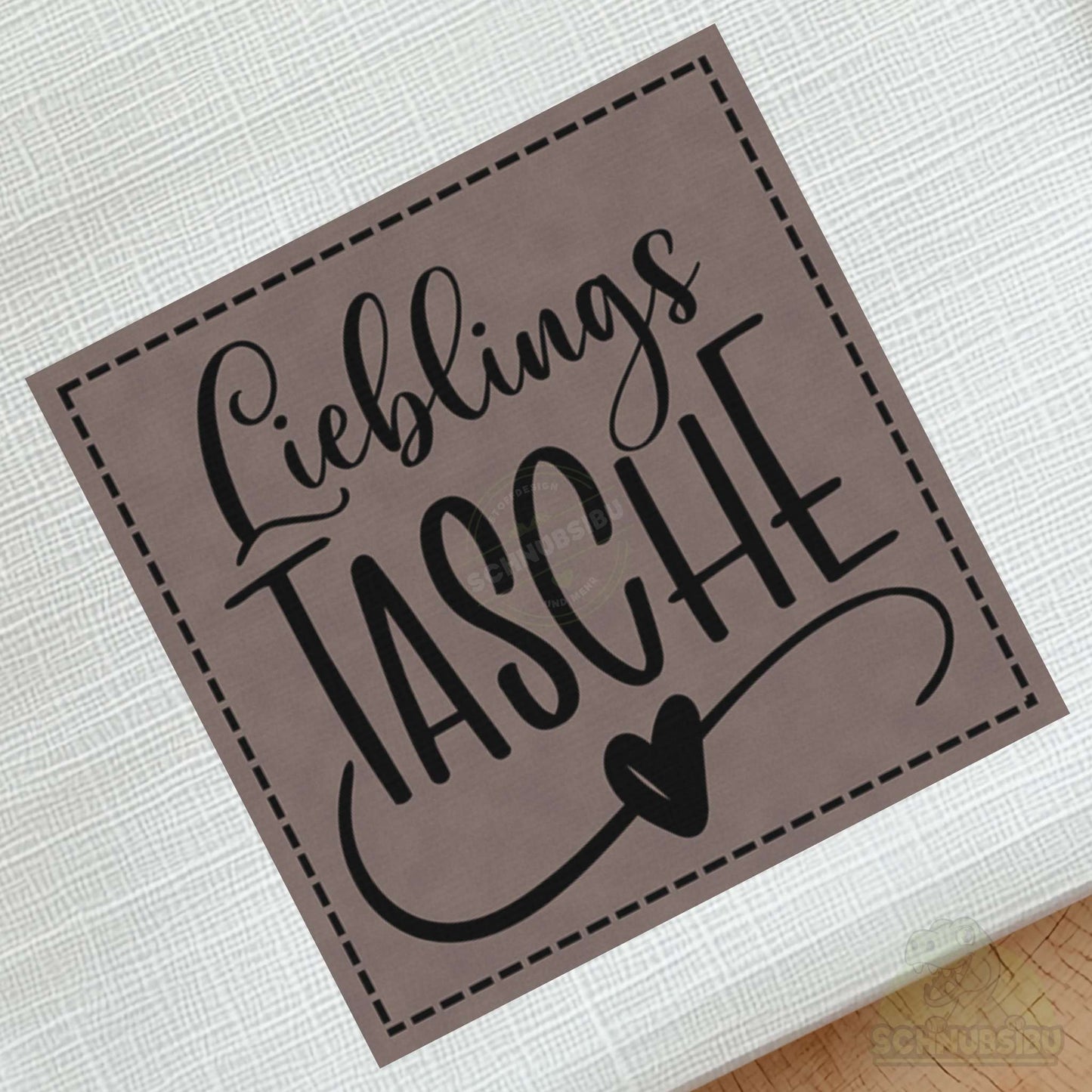 schnubsibu- schnubsibu-produktfoto-buegellabel-aufstoff-lieblingstasche_6 - braun