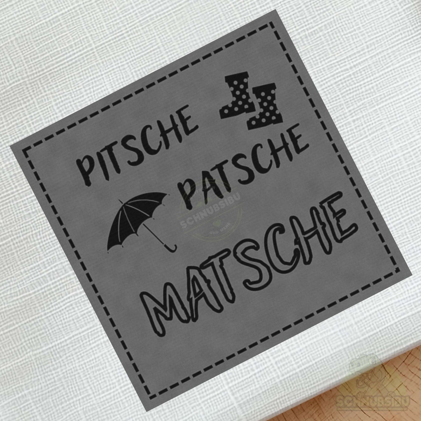 schnubsibu- schnubsibu-produktfoto-buegellabel-aufstoff-pitschepatsche_3 - grau