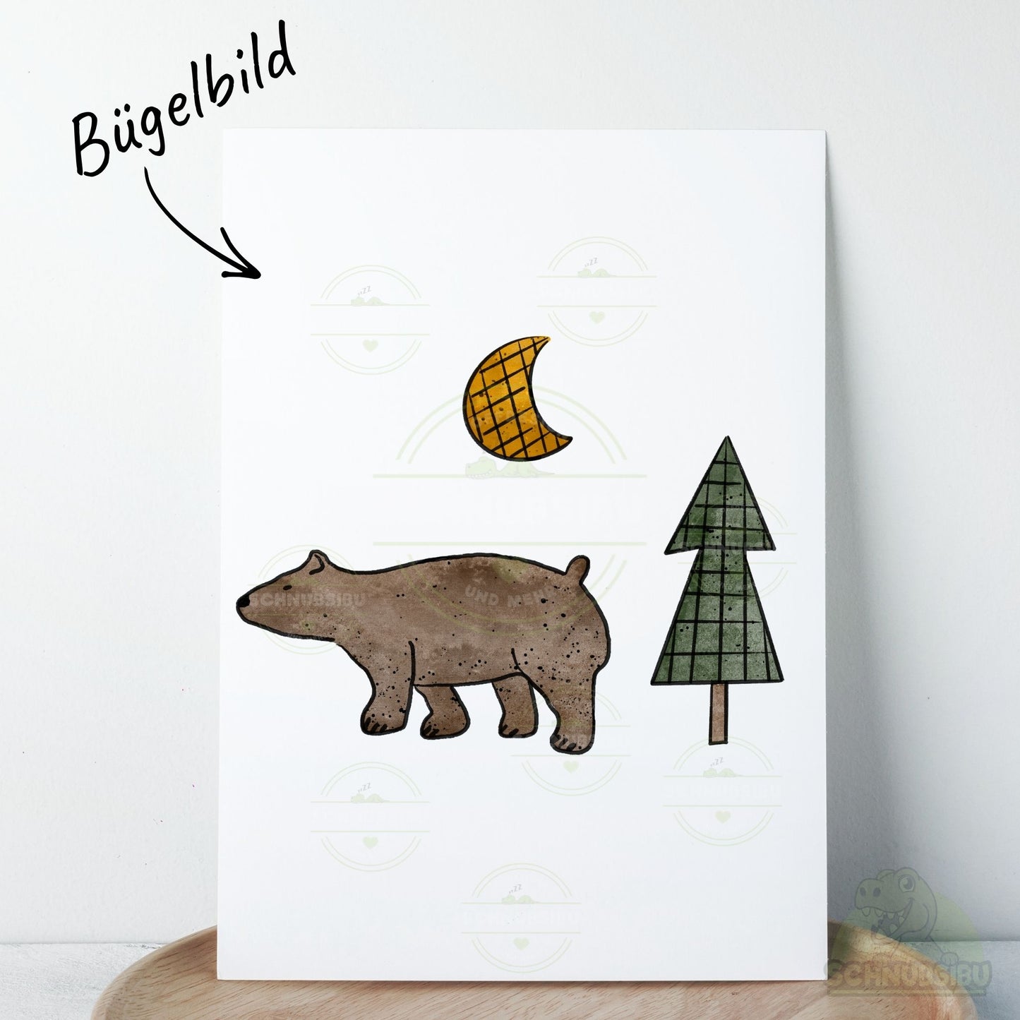 Bügelbild „Waldruf Bär, Tanne, Mond" – herbstliches Motiv zum Verlieben | Schnubsibu